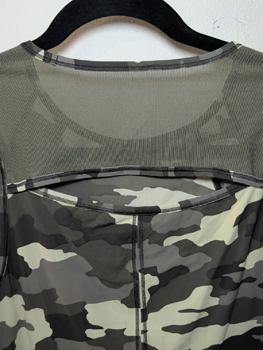 Lululemon Sculpt Cropped Tank Top Heritage 365 Camo Mesh Cutout Women's Size 8*